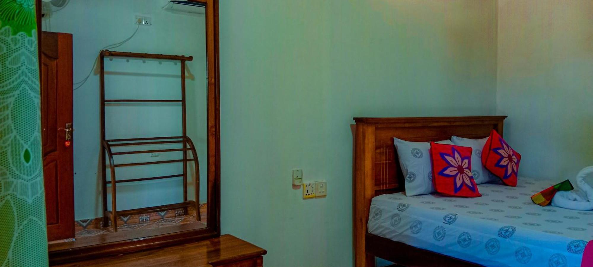 Chanaka Holiday Inn Sigiriya Bagian luar foto