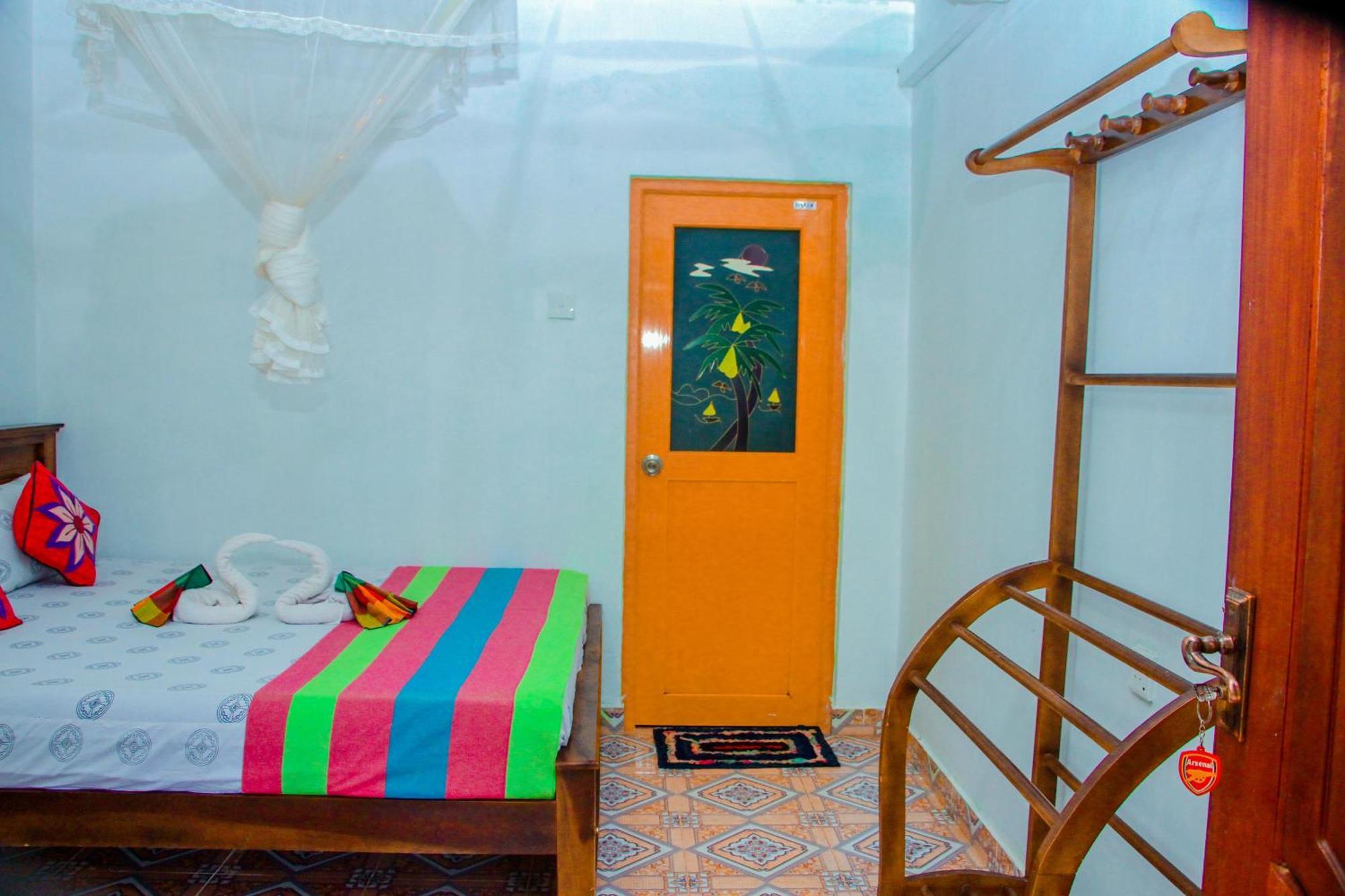 Chanaka Holiday Inn Sigiriya Bagian luar foto
