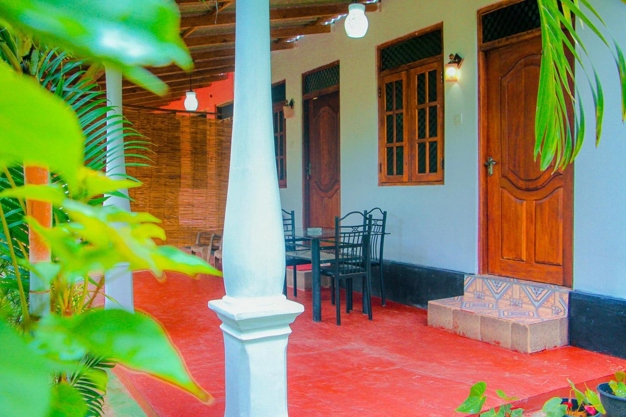 Chanaka Holiday Inn Sigiriya Bagian luar foto