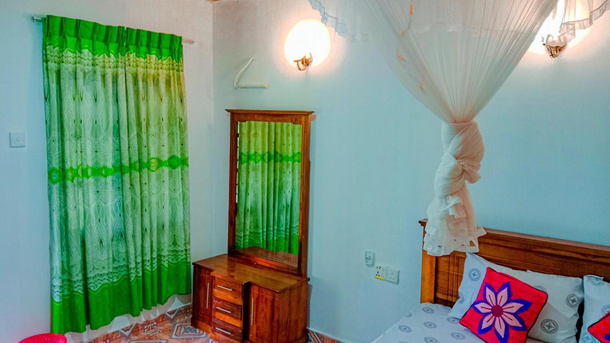 Chanaka Holiday Inn Sigiriya Bagian luar foto