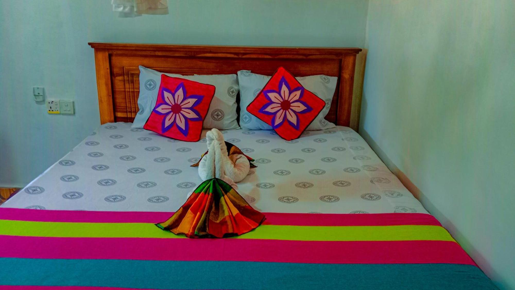 Chanaka Holiday Inn Sigiriya Bagian luar foto