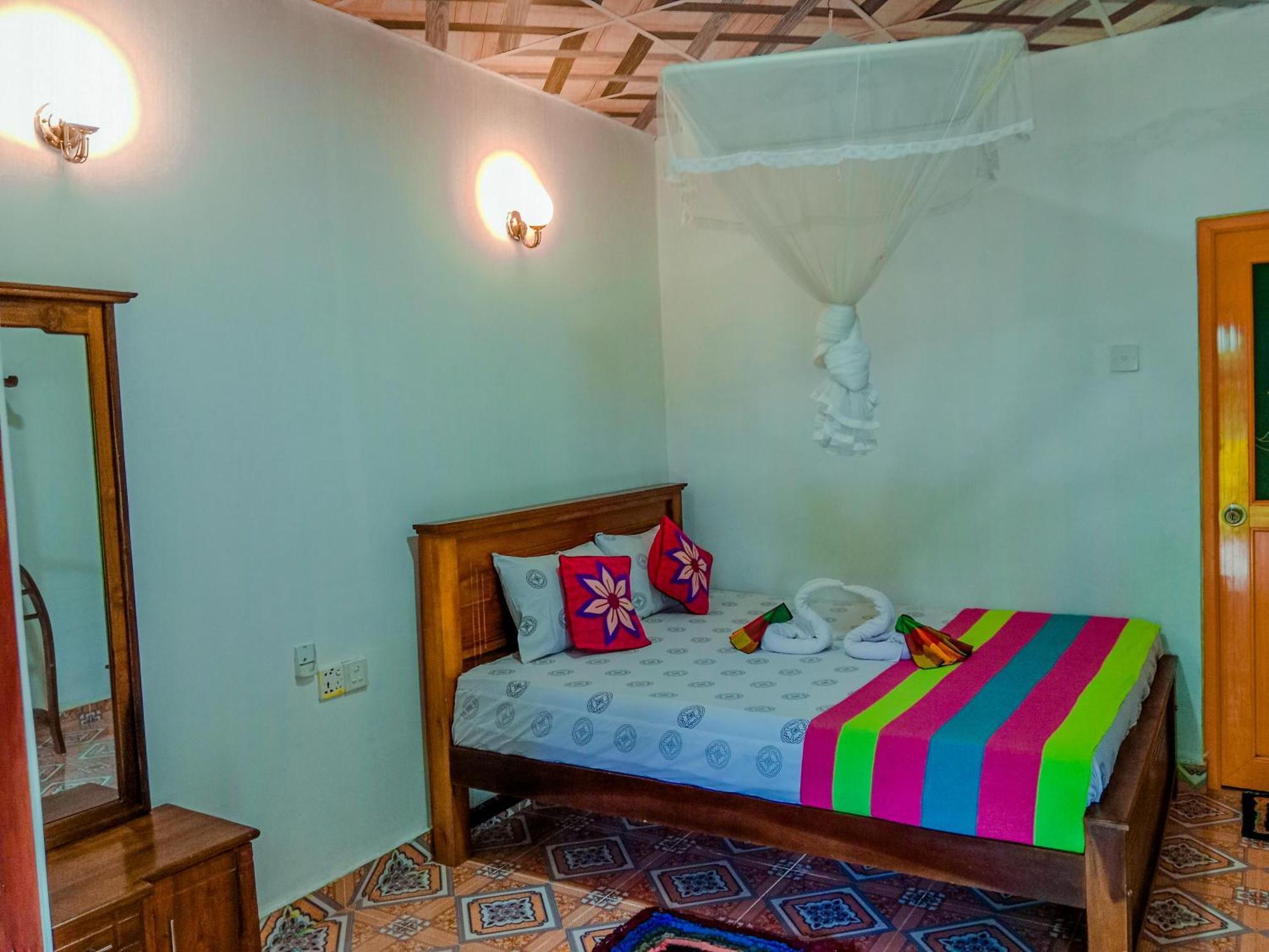 Chanaka Holiday Inn Sigiriya Bagian luar foto