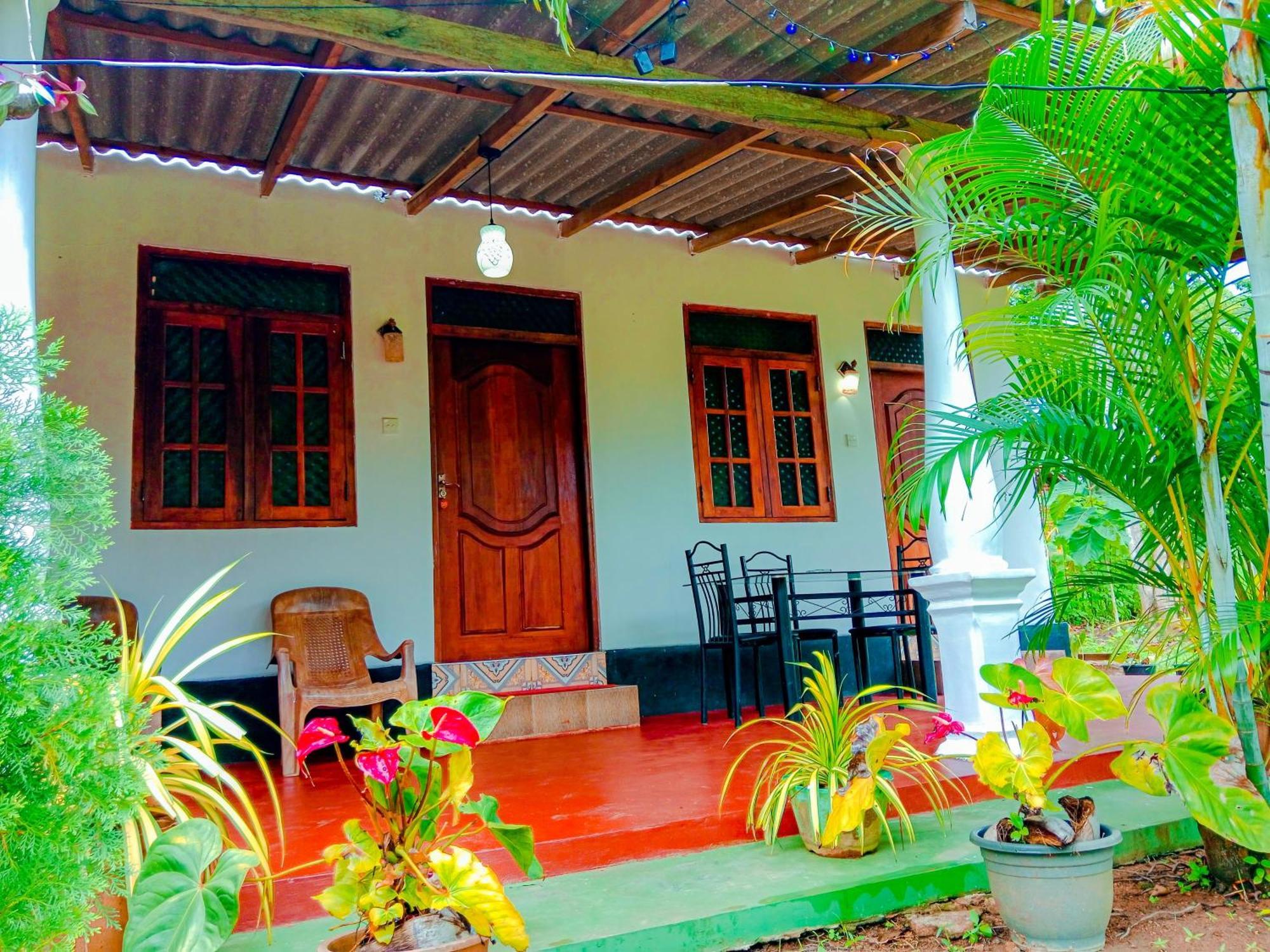 Chanaka Holiday Inn Sigiriya Bagian luar foto